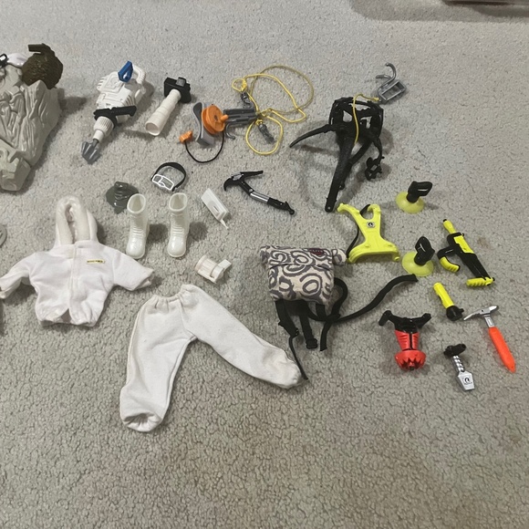 Vintage Arctic / Mountain Mission / Mountain Climbing Action Man sets from 1990s - Picture 3 of 7